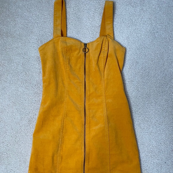 Dress - Picture 1 of 3